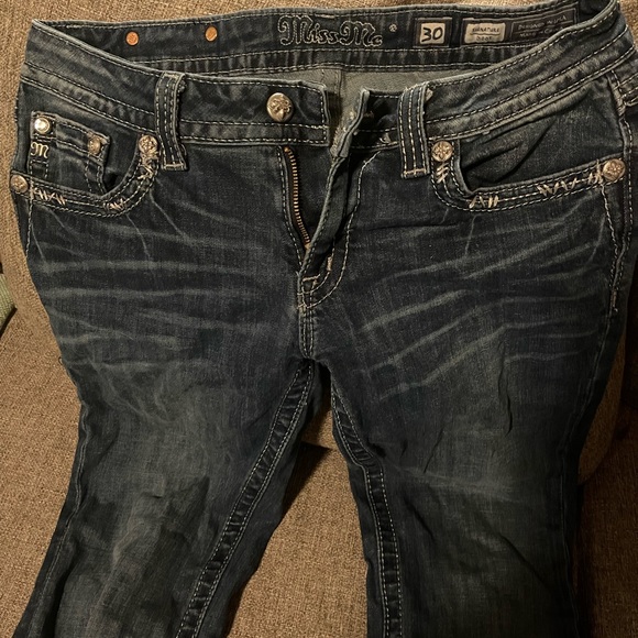 Bootcut jeans. No tears or rips - Picture 2 of 3